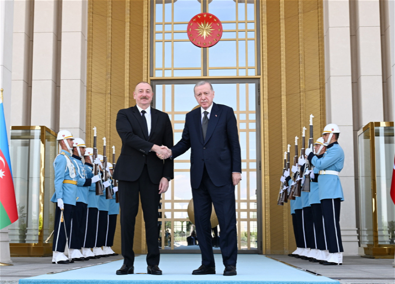 Президенты Алиев и Эрдоган проводят встречу один на один - ФОТО