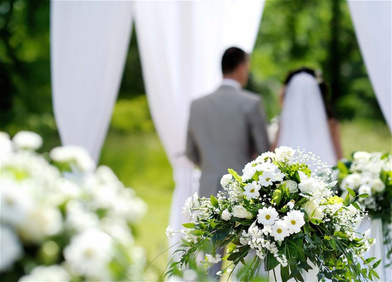 В Азербайджане устанавливаются штрафы за проведение церемоний, связанных с ранним браком