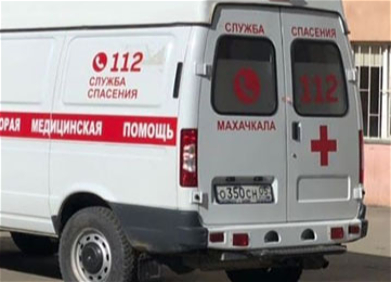 В больницы Махачкалы после теракта доставили 13 раненых полицейских и троих гражданских