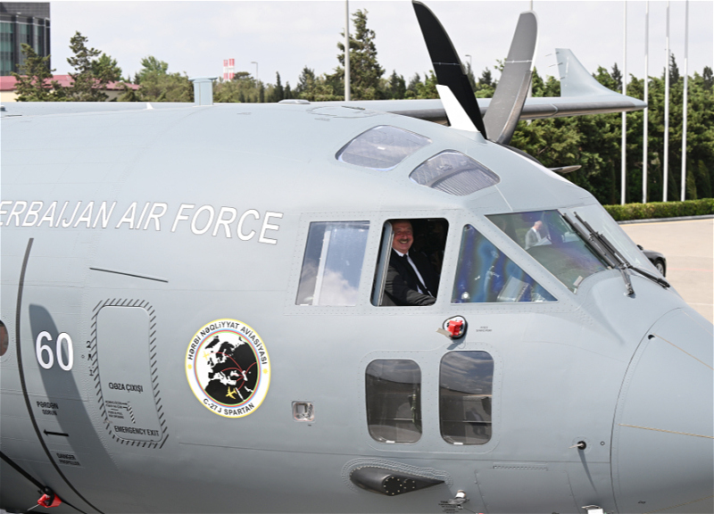Президенту Ильхаму Алиеву представлен военно-транспортный самолет производства итальянской компании Leonardo - ФОТО