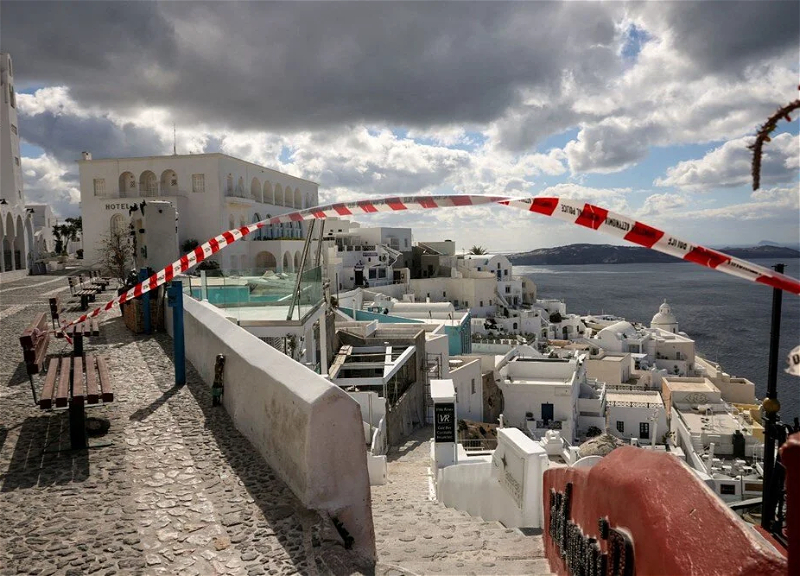 Santorininin yerli sakinləri seysmik böhrana rəğmən adanı tərk etmək istəmirlər - FOTO