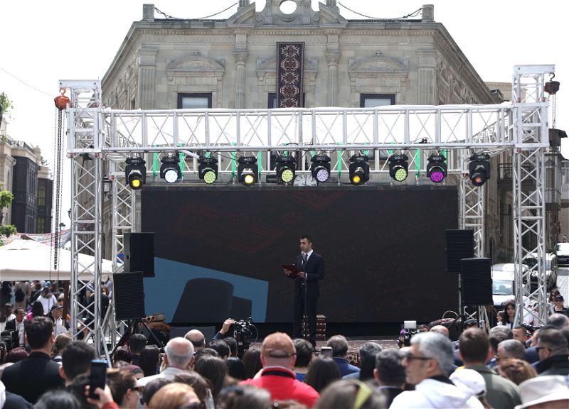 İçərişəhərdə naxışlara toxunan tarix: Bakıda ilk Beynəlxalq Xalça Festivalı fəaliyyətə başlayıb