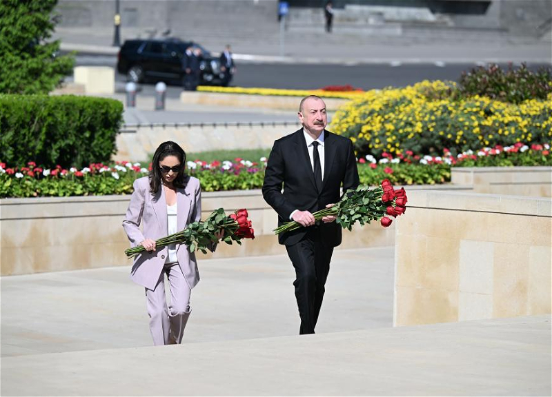 Prezident və birinci xanım faşizm üzərində Qələbə uğrunda mübarizədə həlak olan azərbaycanlıların xatirəsini anıblar - YENİLƏNİB
