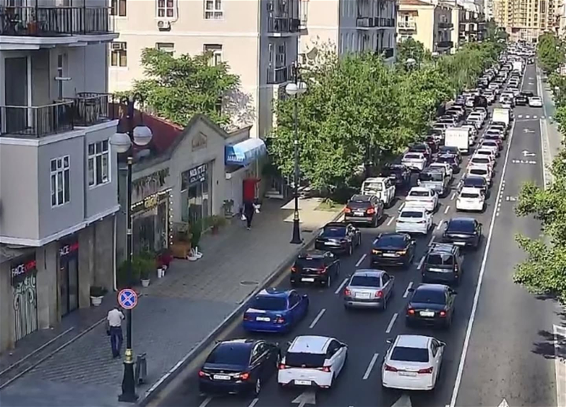 Paytaxtda sıxlıq müşahidə olunan küçə və prospektlər