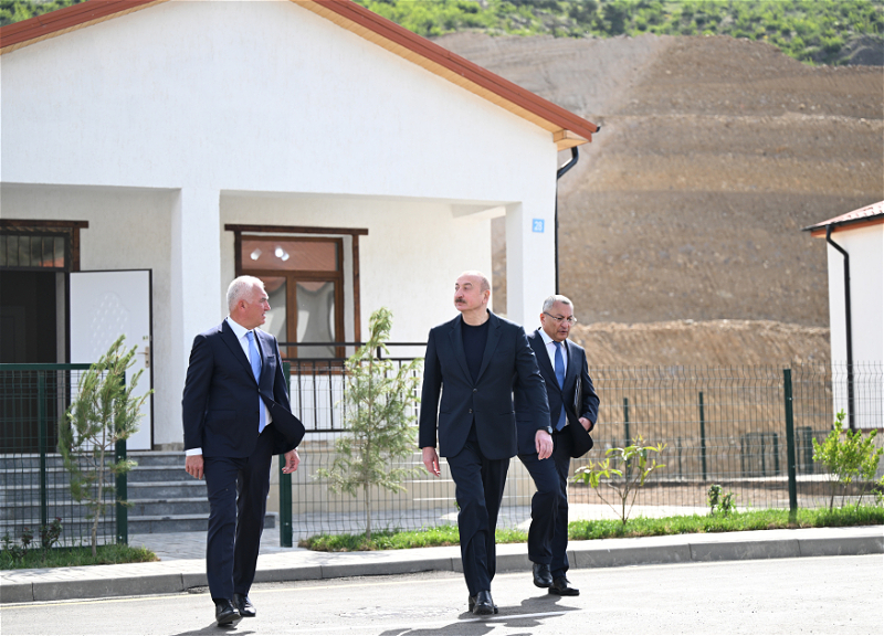Prezident Laçının Bəylik kəndinin açılışında iştirak edib - FOTO