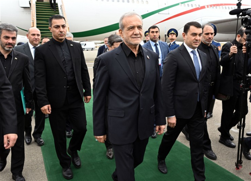 İran Prezidenti Məsud Pezeşkian Azərbaycana səfərə gəlib
