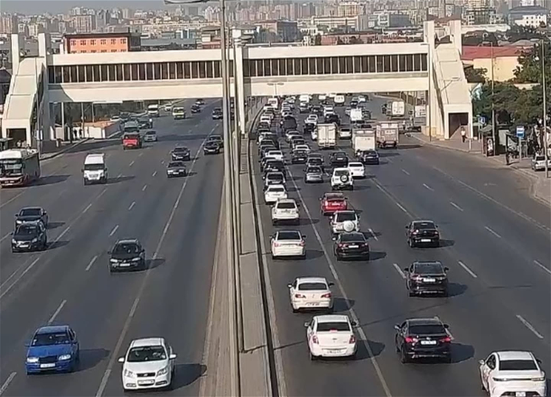 Paytaxtda sıxlıq müşahidə olunan küçə və prospektlər