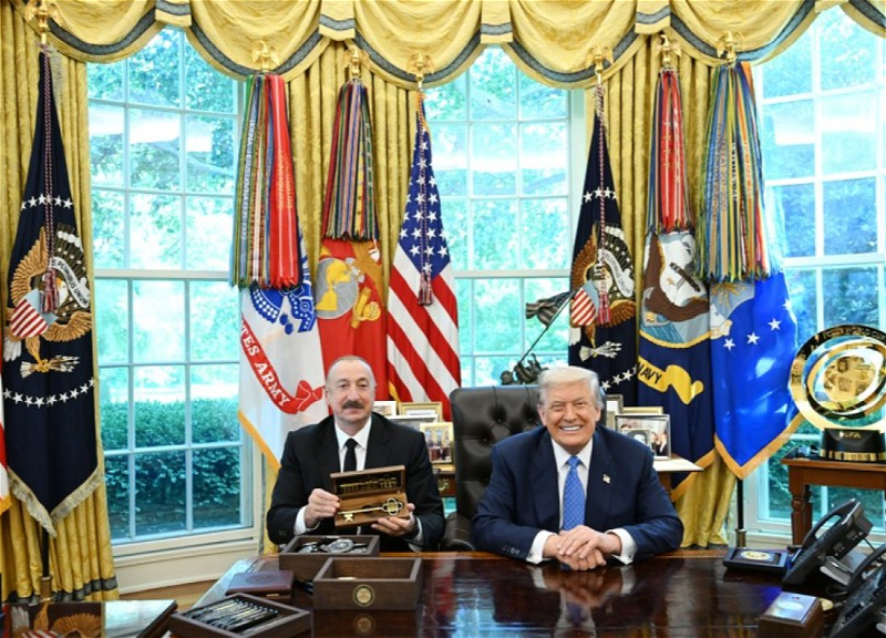 Трамп вручил Ильхаму Алиеву ключи от Белого дома