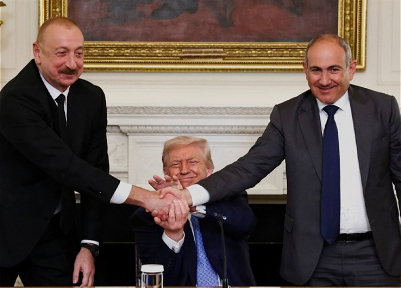 Ильхам Алиев, Дональд Трамп и Никол Пашинян подписали совместное заявление - ВИДЕО