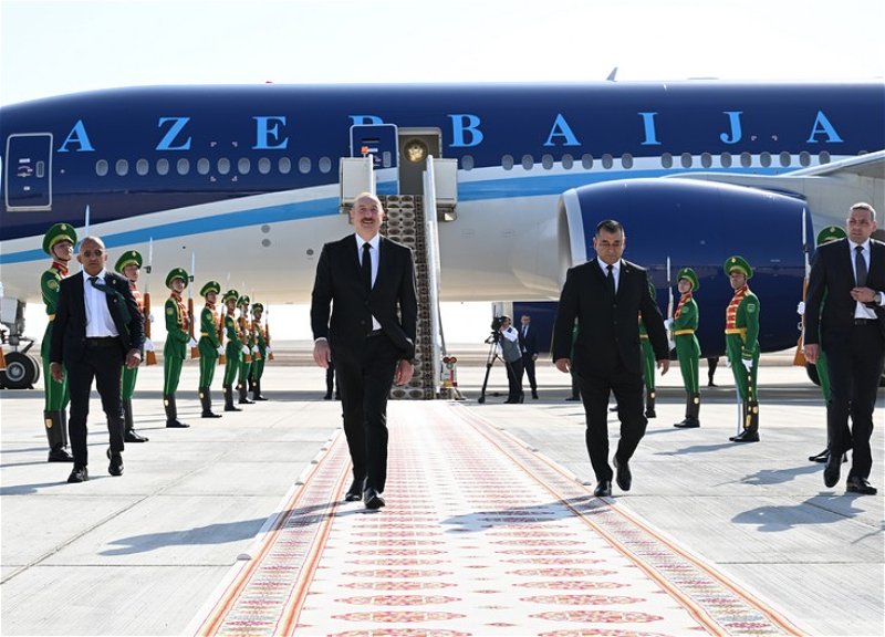 Azərbaycan Prezidenti Türkmənistanda işgüzar səfərdədir - FOTO