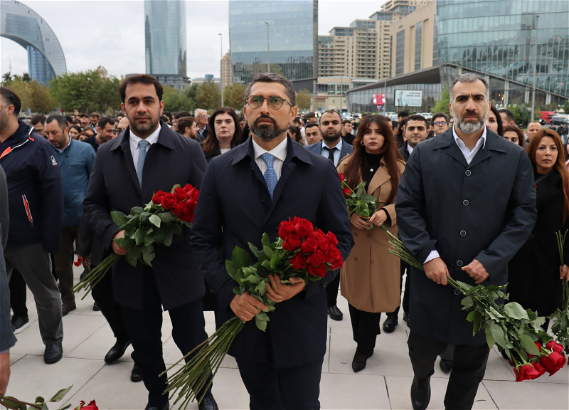 Qarabağ Dirçəliş Fondunun kollektivi Zəfər Parkını ziyarət edib - FOTO
