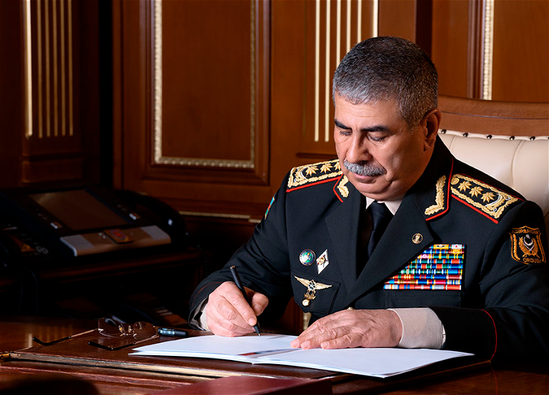 Azərbaycan müdafiə naziri İtaliya tərəfinə başsağlığı verib