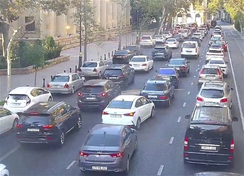 Paytaxtda sıxlıq müşahidə olunan küçə və prospektlər