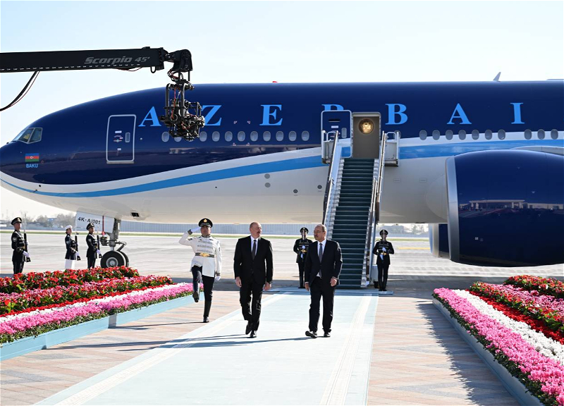 İlham Əliyev Özbəkistana səfərə gəlib - FOTO