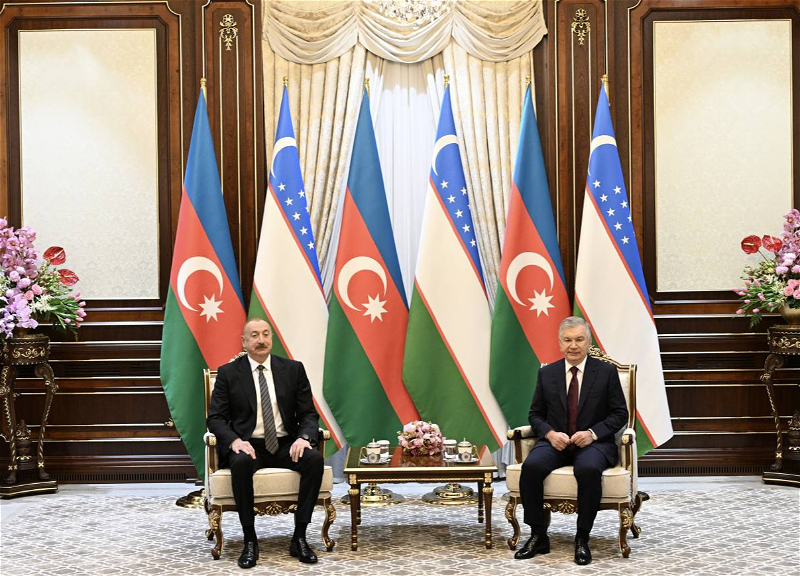 İlham Əliyevin Özbəkistan Prezidenti ilə təkbətək görüşü olub - FOTO