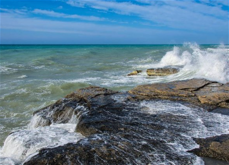 Что скрывалось на дне отступающего Каспия в Лянкяране? - ФОТО