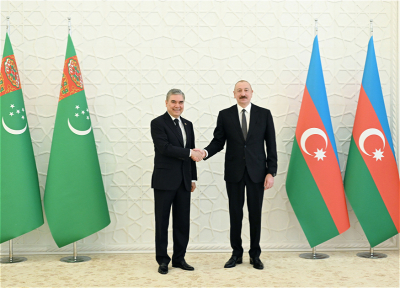 Гурбангулы Бердымухамедов поздравил президента Ильхама Алиева