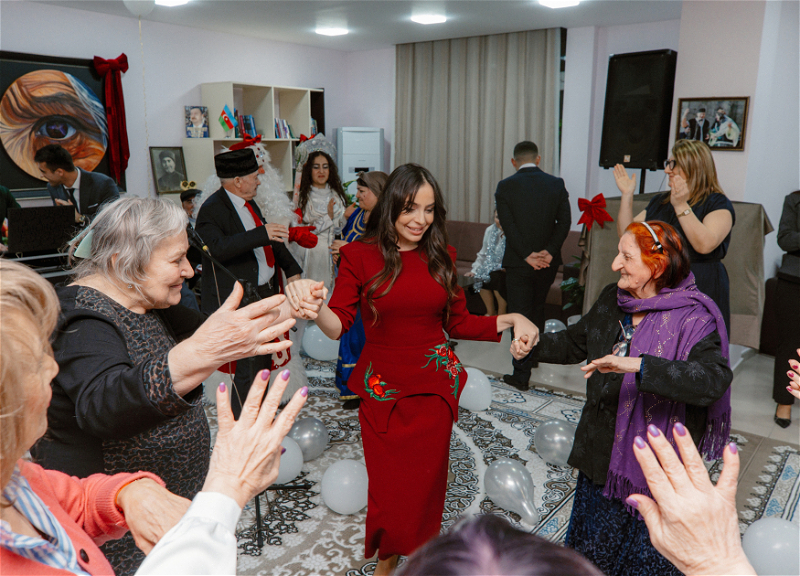 В социальном учреждении для пожилых людей организовано новогоднее празднество - ФОТО