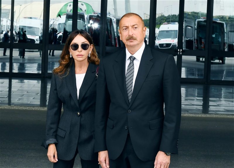 Ильхам Алиев и Мехрибан Алиева выразили соболезнования бывшему президенту Латвии