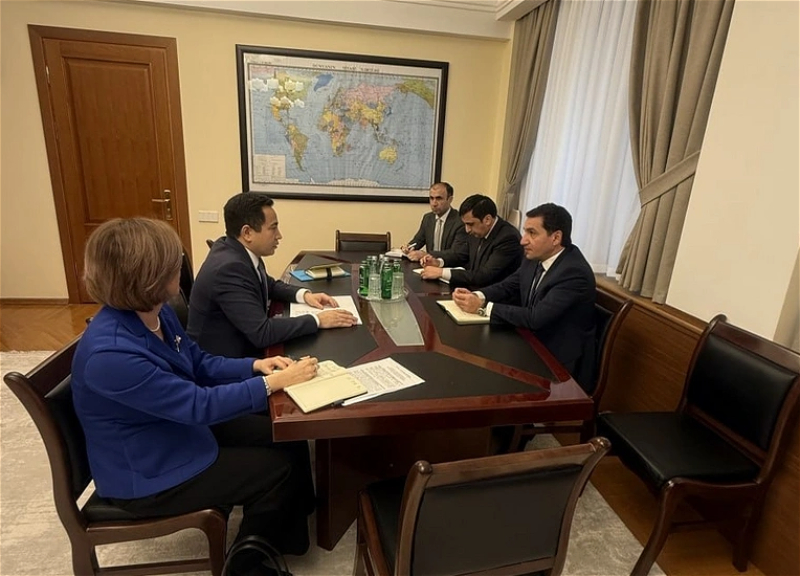 Помощник Президента Азербайджана обсудил сотрудничество с послом Казахстана - ФОТО