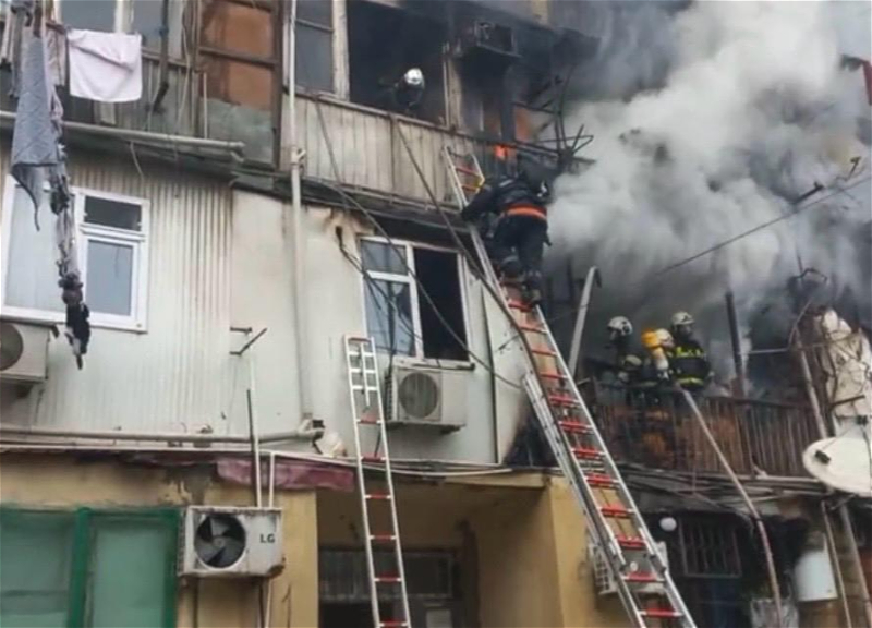 Binəqədi rayonunda yataqxanada yanğın söndürülüb, sakinlər təxliyə edilib - FOTO - YENİLƏNİB