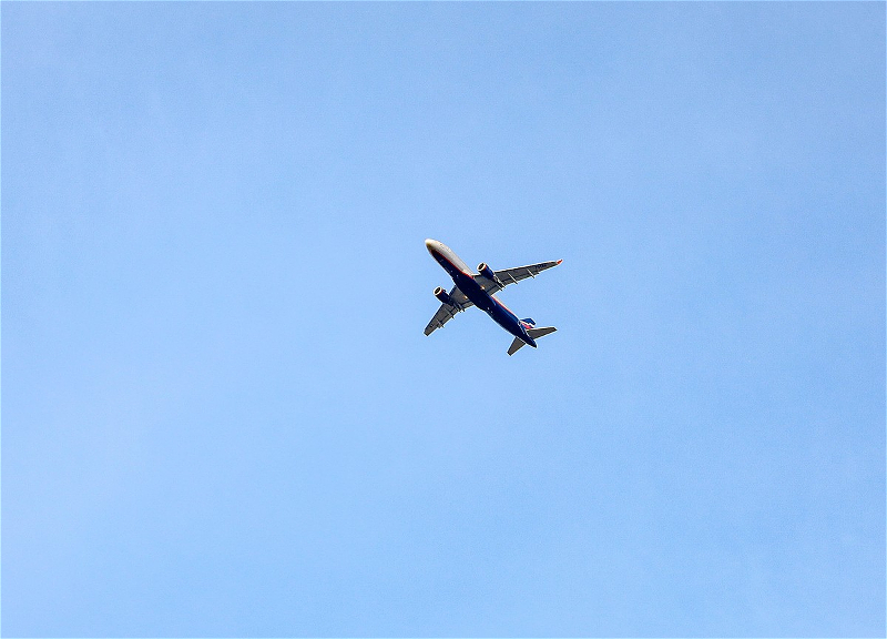 Самолет Azur Air подал сигнал бедствия над Китаем - на борту 238 человек