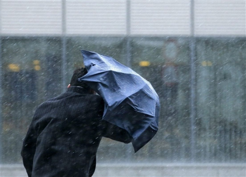 В ряде районов Азербайджана наблюдаются осадки и сильный ветер