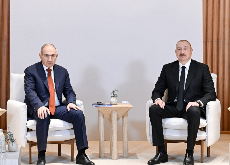 İlham Əliyevin Əbu-Dabidə Nikol Paşinyan ilə geniş tərkibdə görüşü keçirilir