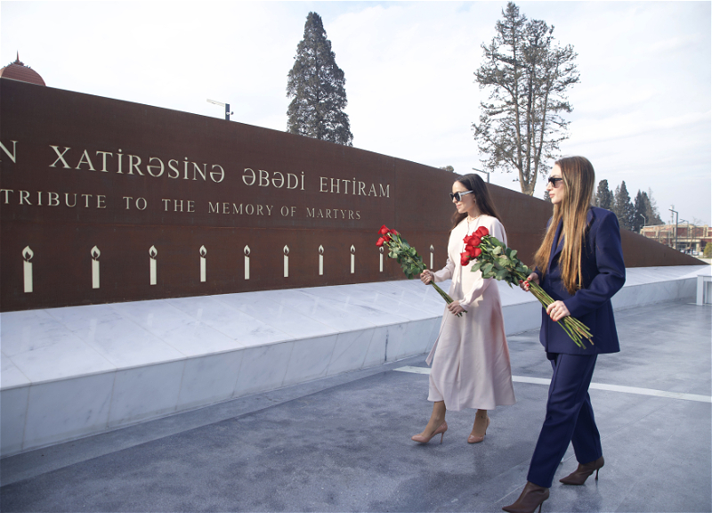 Лейла Алиева и Алена Алиева посетили Гянджинский мемориальный комплекс и семью Национального героя Натигa Гасымова - ФОТО