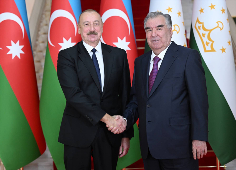 Президент Таджикистана поздравил Ильхама Алиева с присуждением «Премии Заида за человеческое братство»