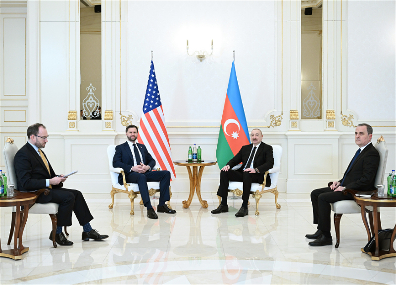 Началась встреча Президента Азербайджана Ильхама Алиева с вице-президентом США в узком составе