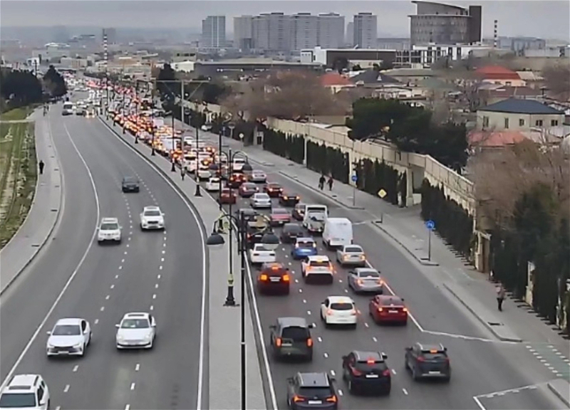 На этих улицах Баку затруднено движение транспорта - СПИСОК