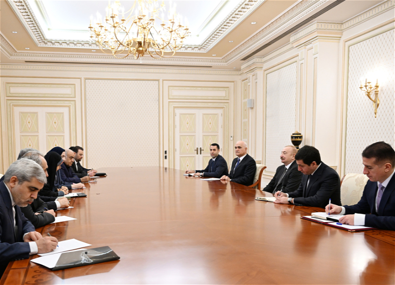 Ильхам Алиев принял делегацию во главе с министром дорог и городского развития Ирана - ФОТО