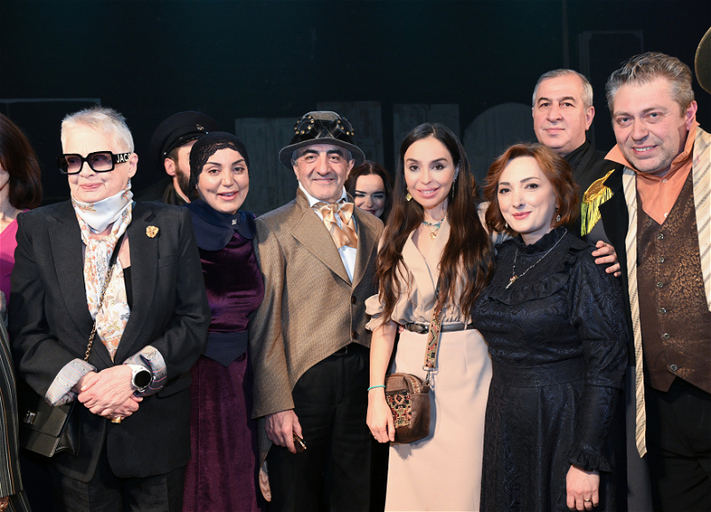 Лейла Алиева присутствовала на показе спектакля «Нефтяной бум улыбается всем» - ФОТО