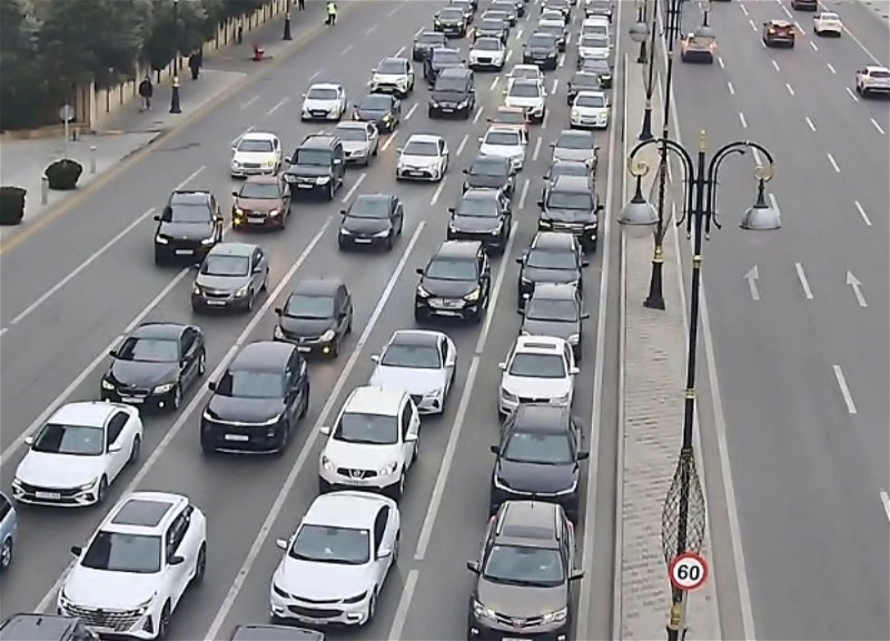 На ряде улиц и проспектов столицы затруднено движение транспорта - ФОТО - СПИСОК