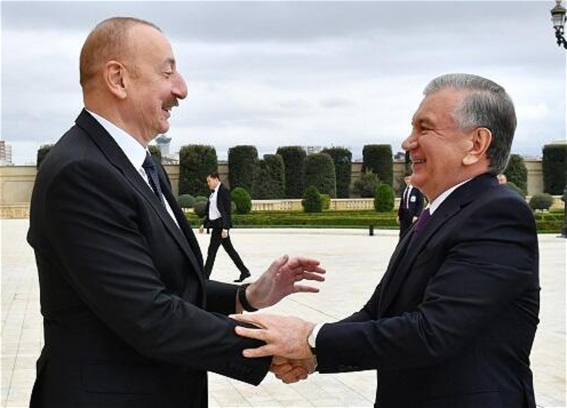 İlham Əliyevlə Şavkat Mirziyoyev arasında telefon danışığı olub