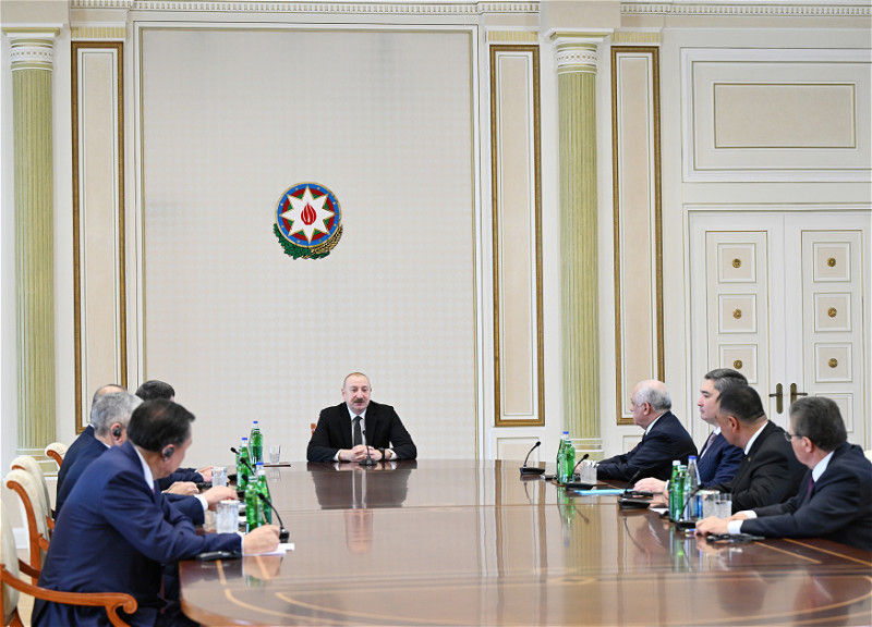 Ilham Aliyev receives participants of the meeting of heads of government of the Organization of Turkic States