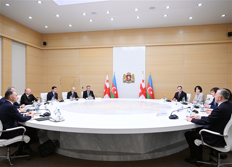 Состоялась встреча Президента Ильхама Алиева с Премьер-министром Грузии Ираклием Кобахидзе в расширенном составе - ФОТО