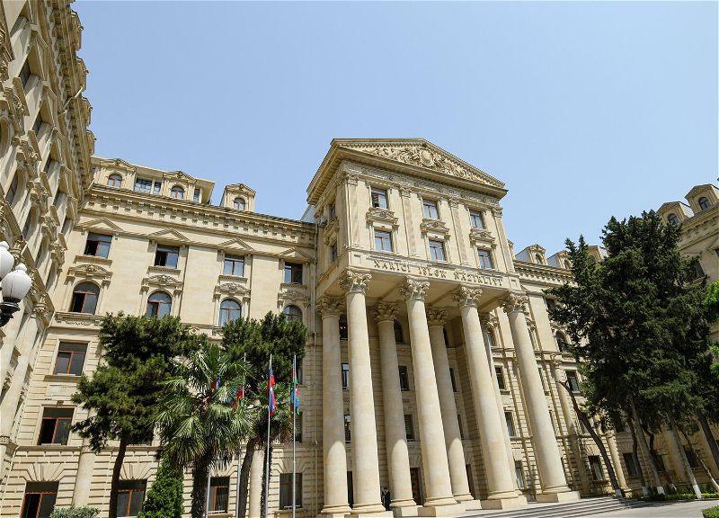 МИД Азербайджана осудил нападение на посольство ОАЭ в Дамаске