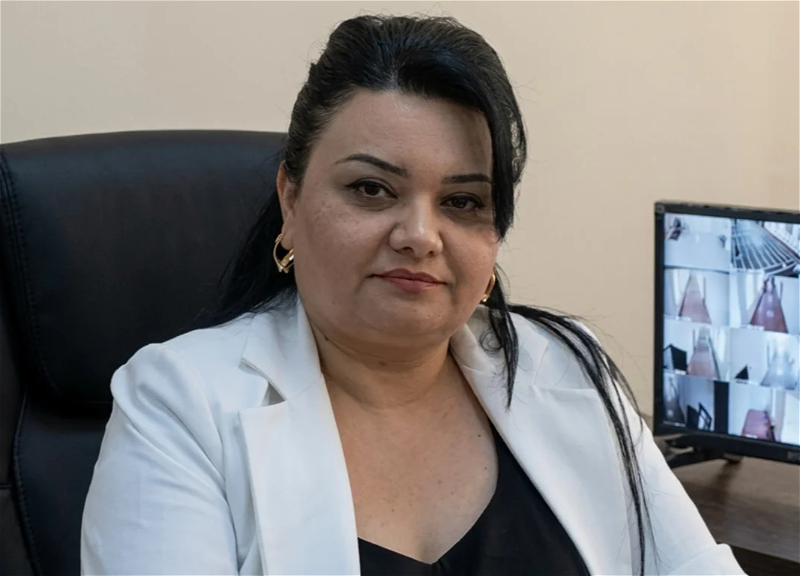 Директор школы, обвиняемая в присвоении 69 тысяч манатов, задержана в Турции