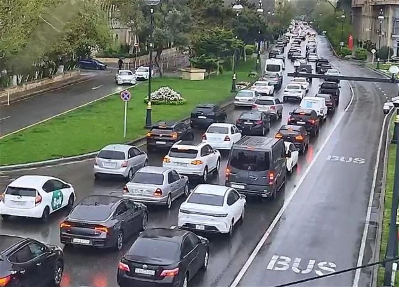 Где в Баку сейчас пробки? Список загруженных дорог
