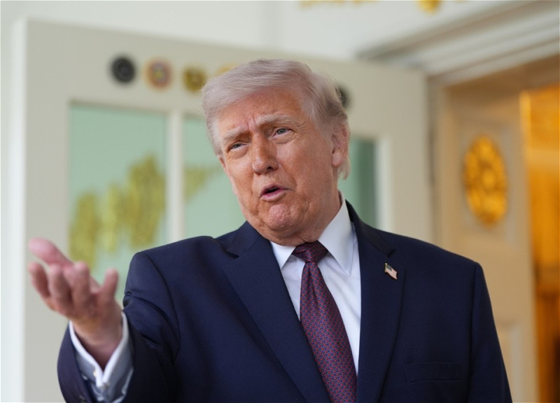 Trump criticizes CNN and other media: 'Losers!'