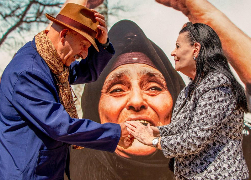 Reza Deghati conveys the truth about Khojaly to the world at the Malta Biennale of Arts