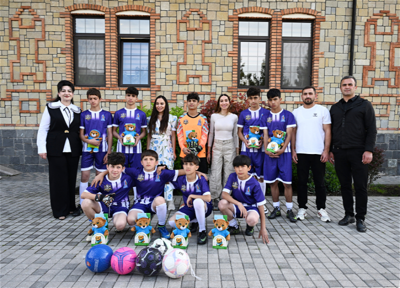 Лейла Алиева и Арзу Алиева посетили в Шеки детский дом учреждения социальных услуг - ФОТО