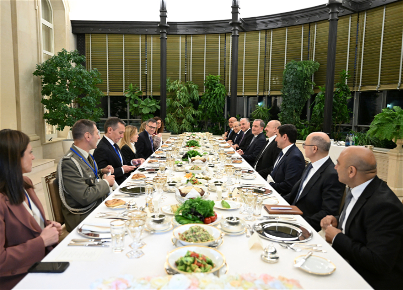 İlham Əliyevin adından İtaliya Nazirlər Şurasının sədrinin şərəfinə işçi şam yeməyi verilib - FOTO