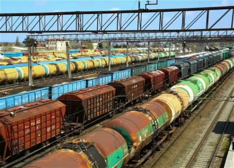 Из Азербайджана в Армению отправлено еще 16 вагонов дизельного топлива