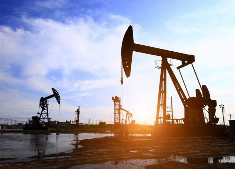 Azerbaijani oil slightly cheaper