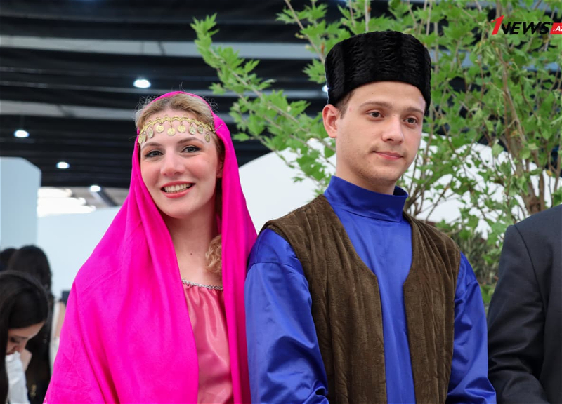 Яркий колорит всемирного форума в Баку - ФОТОРЕПОРТАЖ