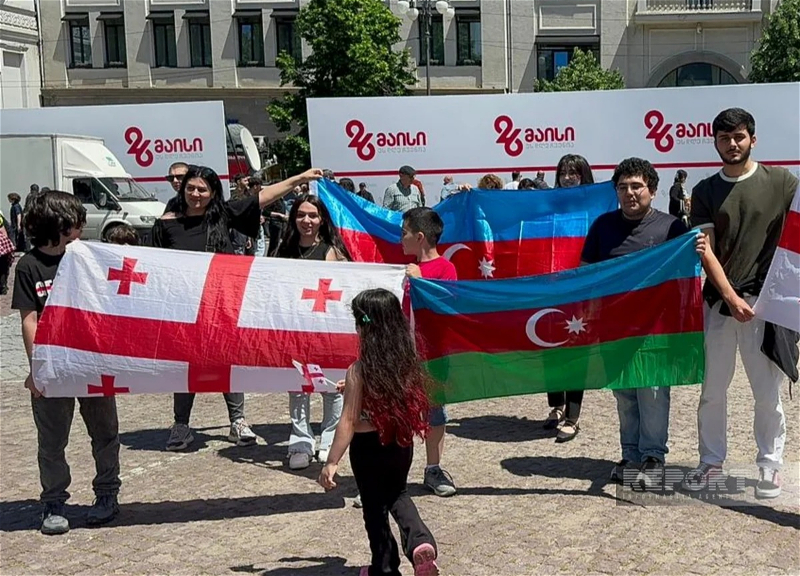 Tbilisidə Müstəqillik Günü Azərbaycan və Gürcüstan bayraqları ilə qeyd olunub