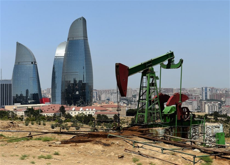 Azerbaijani oil rises slightly